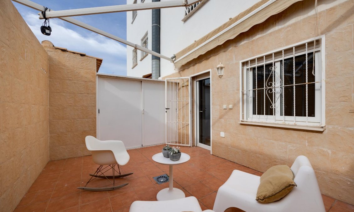 Segunda mano - Apartamento -
Torrevieja - Centro