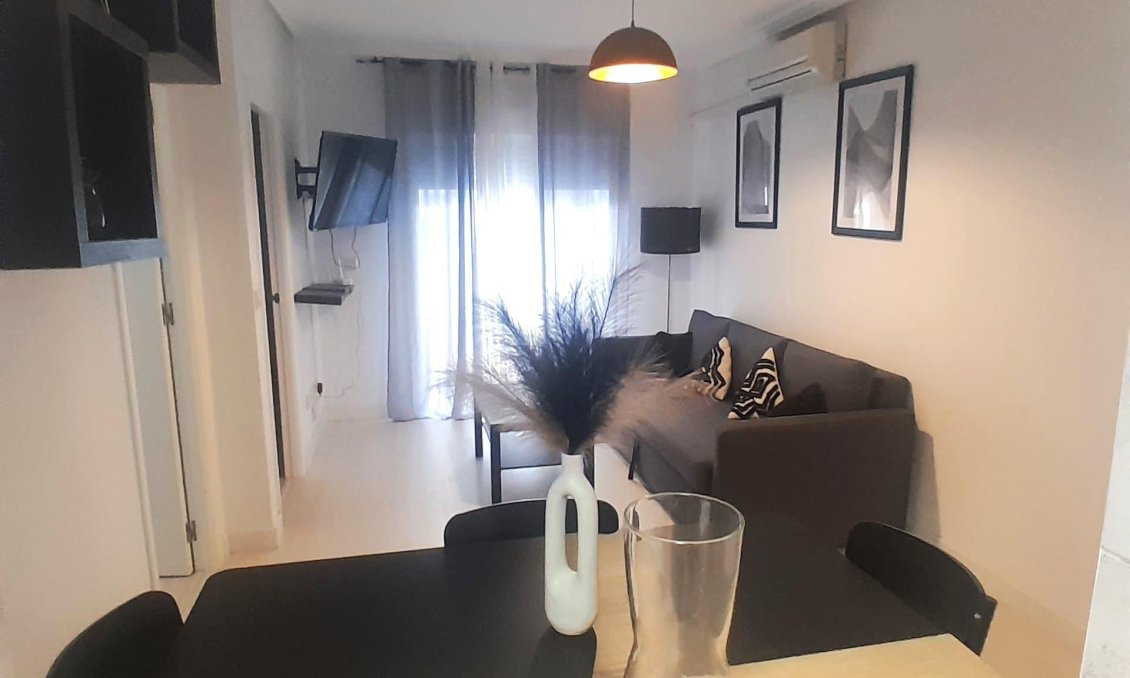 Resale - Apartment -
Torrevieja - Centro