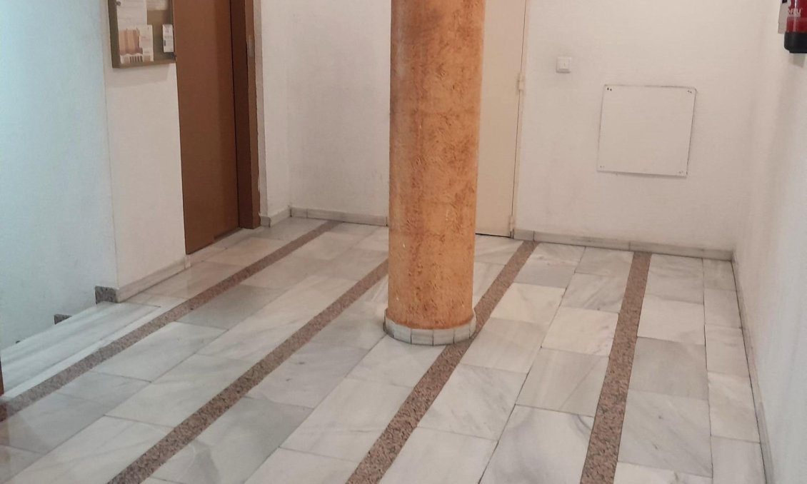 Resale - Apartment -
Torrevieja - Centro