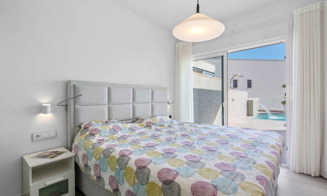 Resale - Villa -
San Miguel de Salinas - Inland