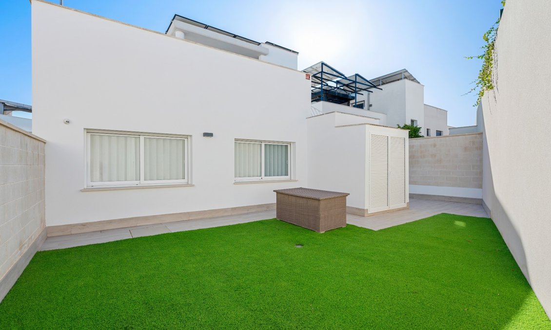 Resale - Villa -
San Miguel de Salinas - Inland