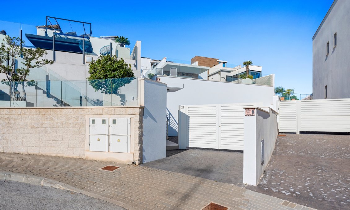 Resale - Villa -
San Miguel de Salinas - Inland