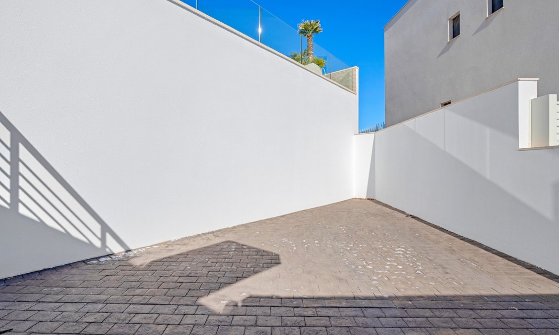 Resale - Villa -
San Miguel de Salinas - Inland