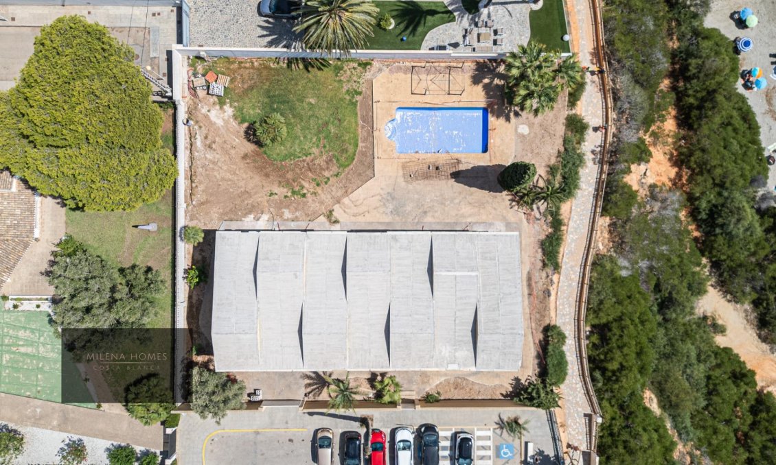 Resale - Villa -
Cabo Roig