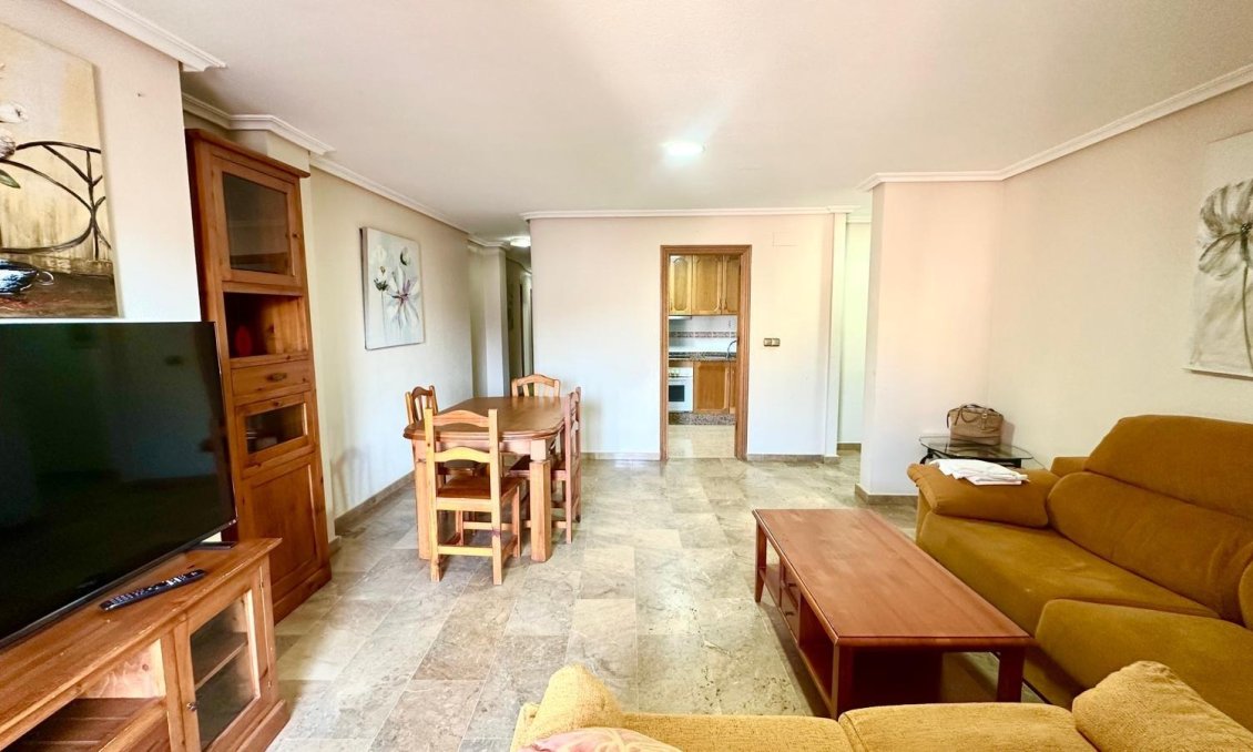 Segunda mano - Apartamento -
Torrevieja