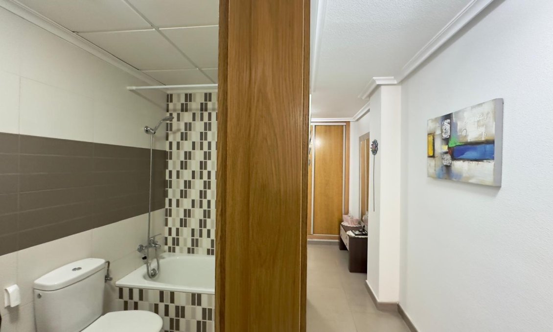 Revente - Appartement -
Torrevieja