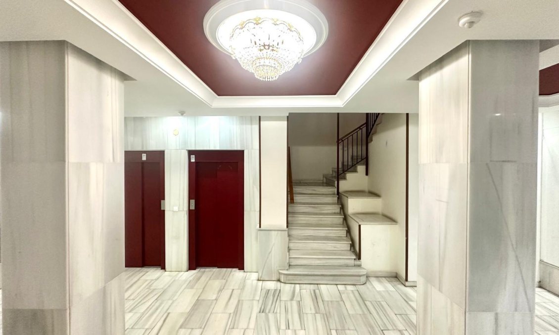 Segunda mano - Apartamento -
Torrevieja - Centro