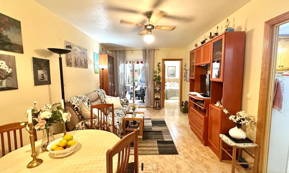 Segunda mano - Apartamento -
Torrevieja - Centro