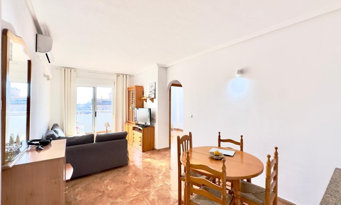 Segunda mano - Apartamento -
Torrevieja - Centro
