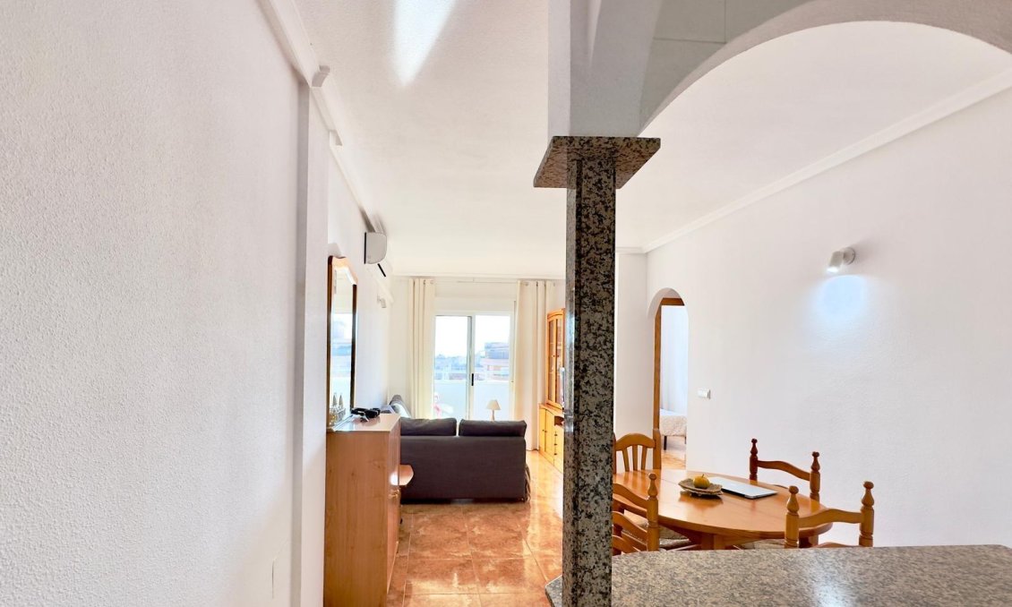 Segunda mano - Apartamento -
Torrevieja - Centro