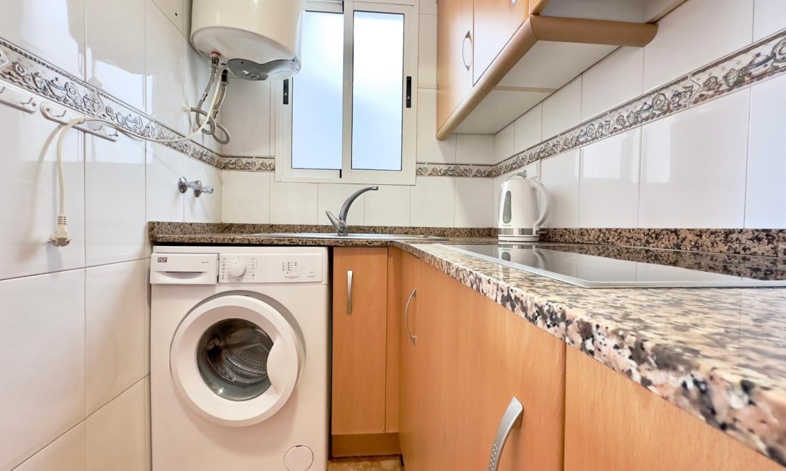 Segunda mano - Apartamento -
Torrevieja - Centro