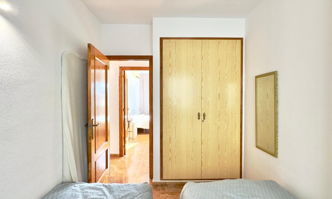 Segunda mano - Apartamento -
Torrevieja - Centro