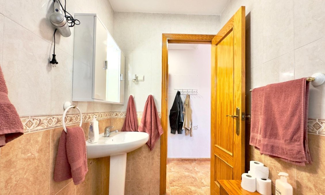 Segunda mano - Apartamento -
Torrevieja - Centro