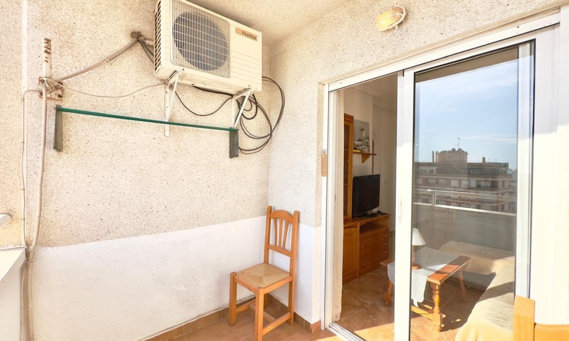 Segunda mano - Apartamento -
Torrevieja - Centro