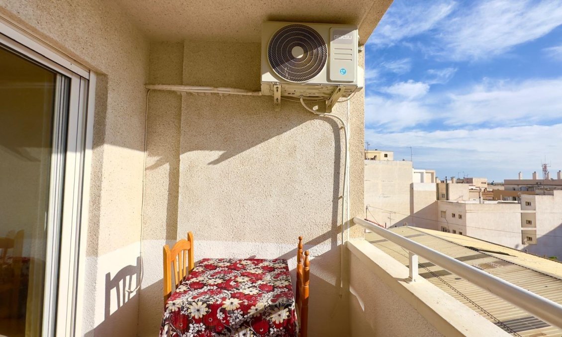 Segunda mano - Apartamento -
Torrevieja - Centro