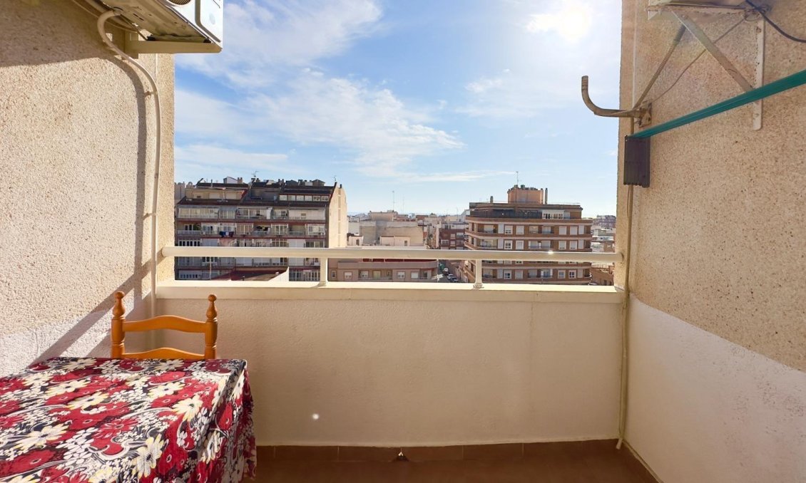 Segunda mano - Apartamento -
Torrevieja - Centro