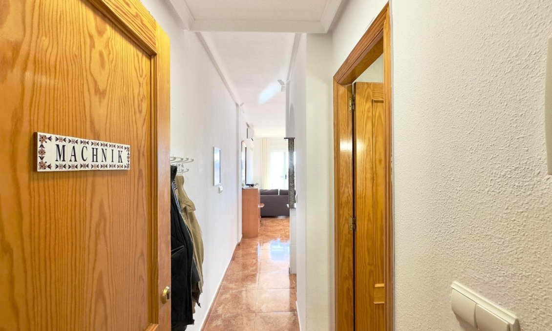 Segunda mano - Apartamento -
Torrevieja - Centro