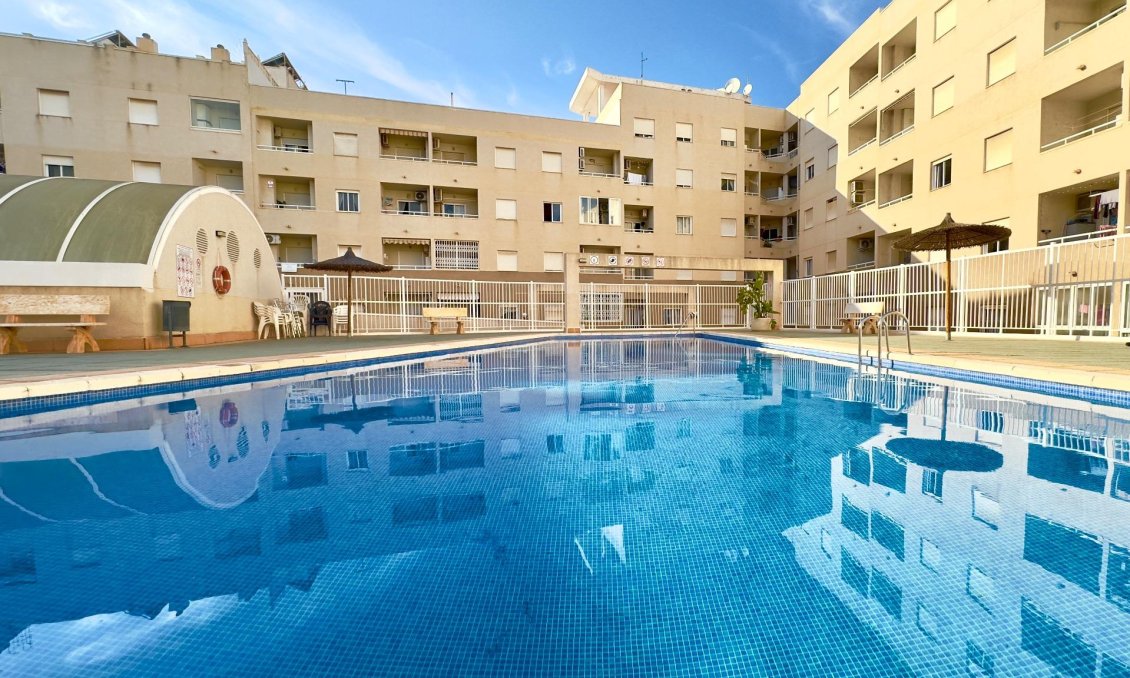 Segunda mano - Apartamento -
Torrevieja - Centro
