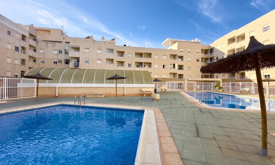 Segunda mano - Apartamento -
Torrevieja - Centro