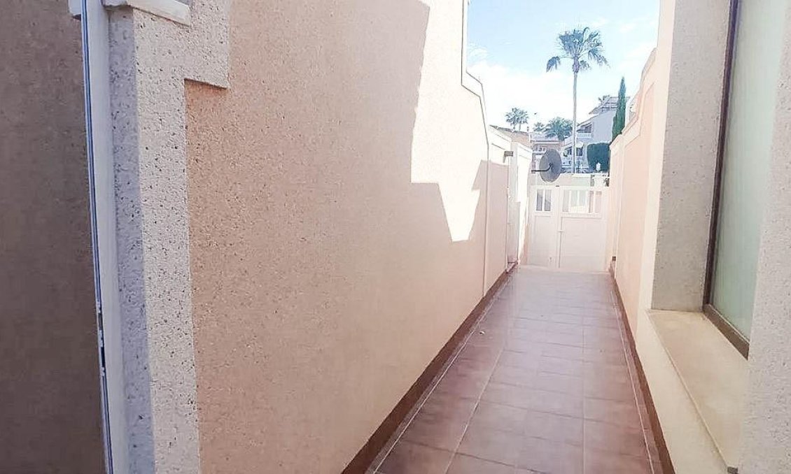 Revânzare - Town House -
Torrevieja - Los Altos