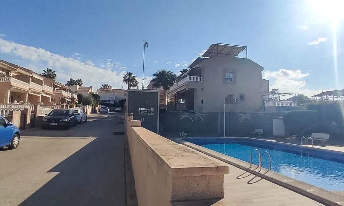 Revânzare - Town House -
Torrevieja - Los Altos