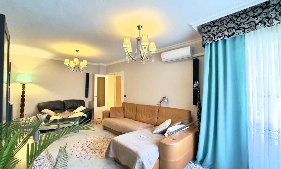 Wiederverkauf - Wohnung -
Torrevieja - Centro