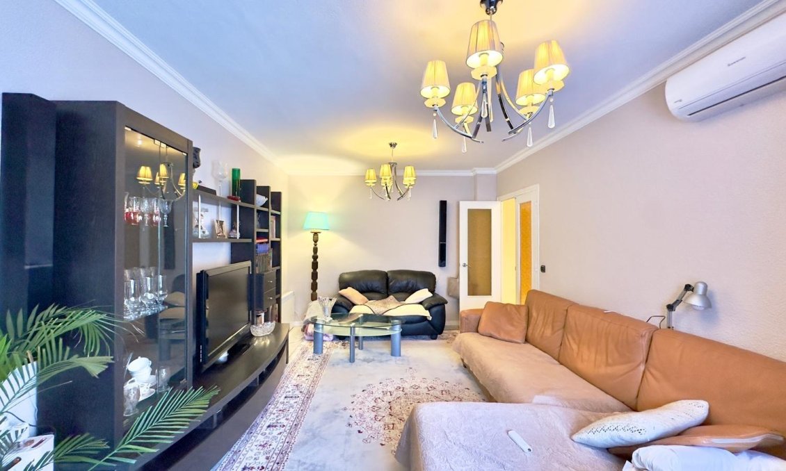 Wiederverkauf - Wohnung -
Torrevieja - Centro