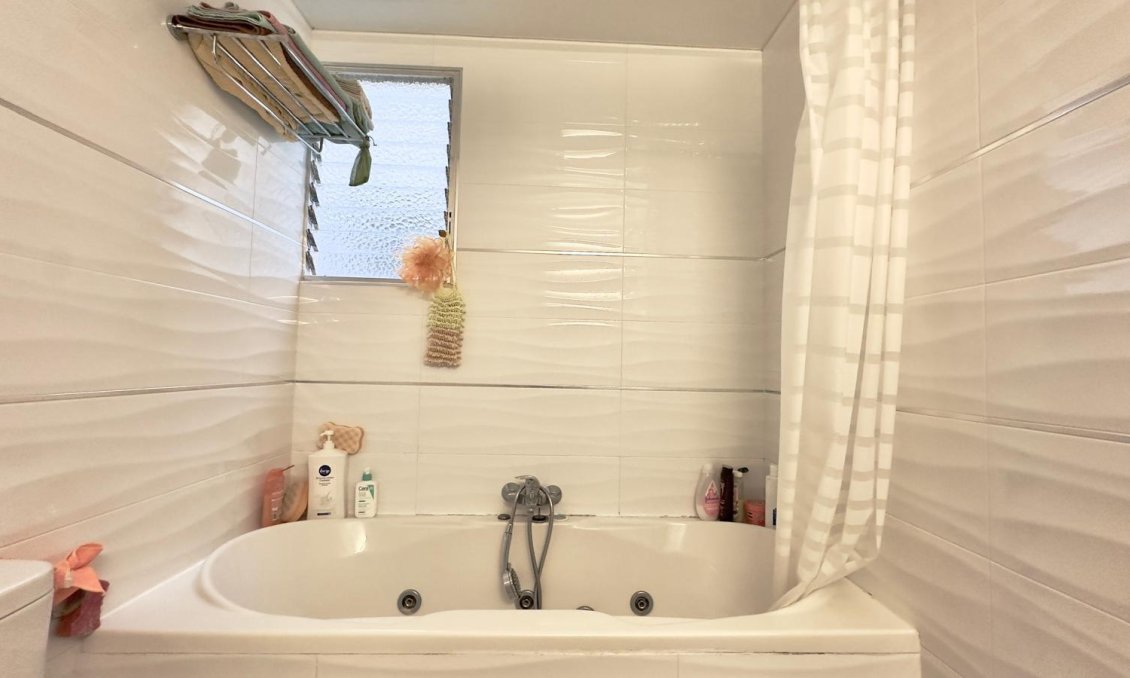 Wiederverkauf - Wohnung -
Torrevieja - Centro