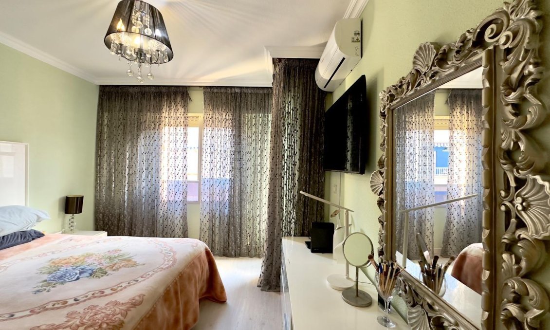 Wiederverkauf - Wohnung -
Torrevieja - Centro