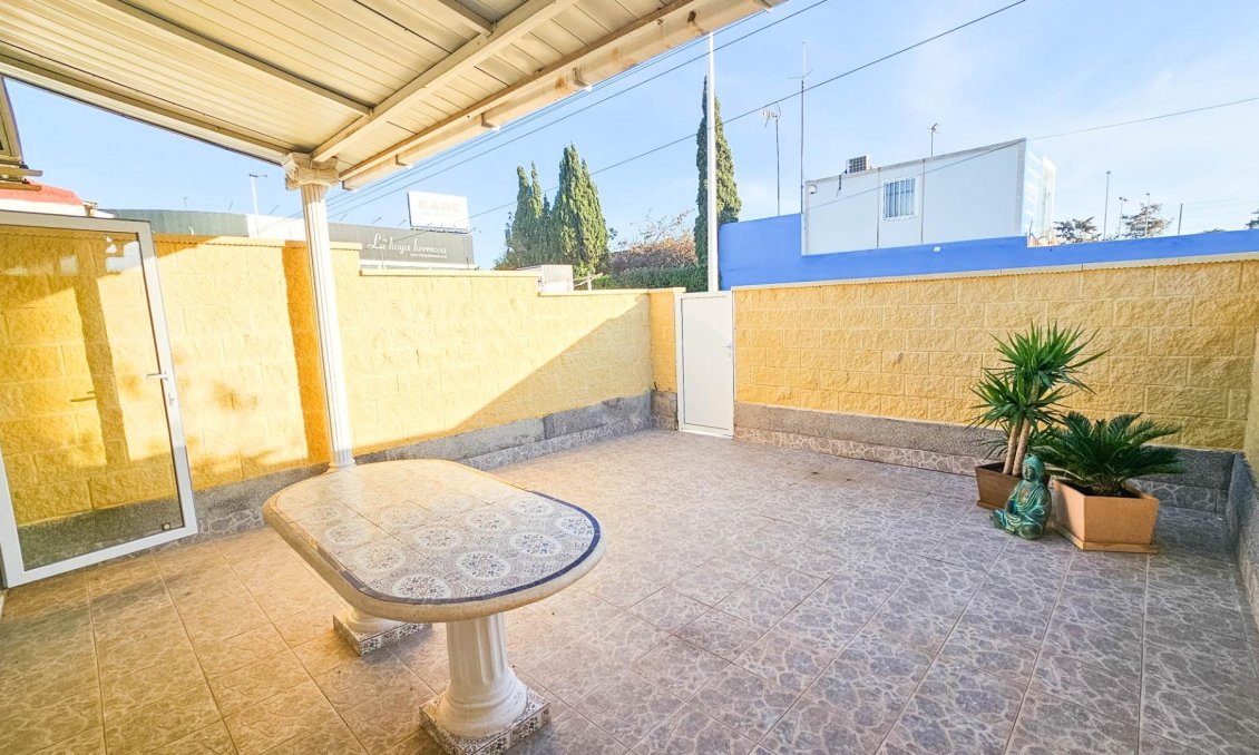 Revânzare - Town House -
Torrevieja - El Limonar