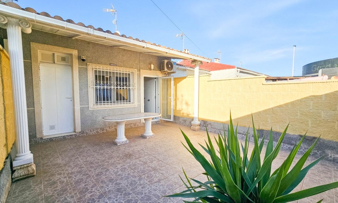 Revânzare - Town House -
Torrevieja - El Limonar