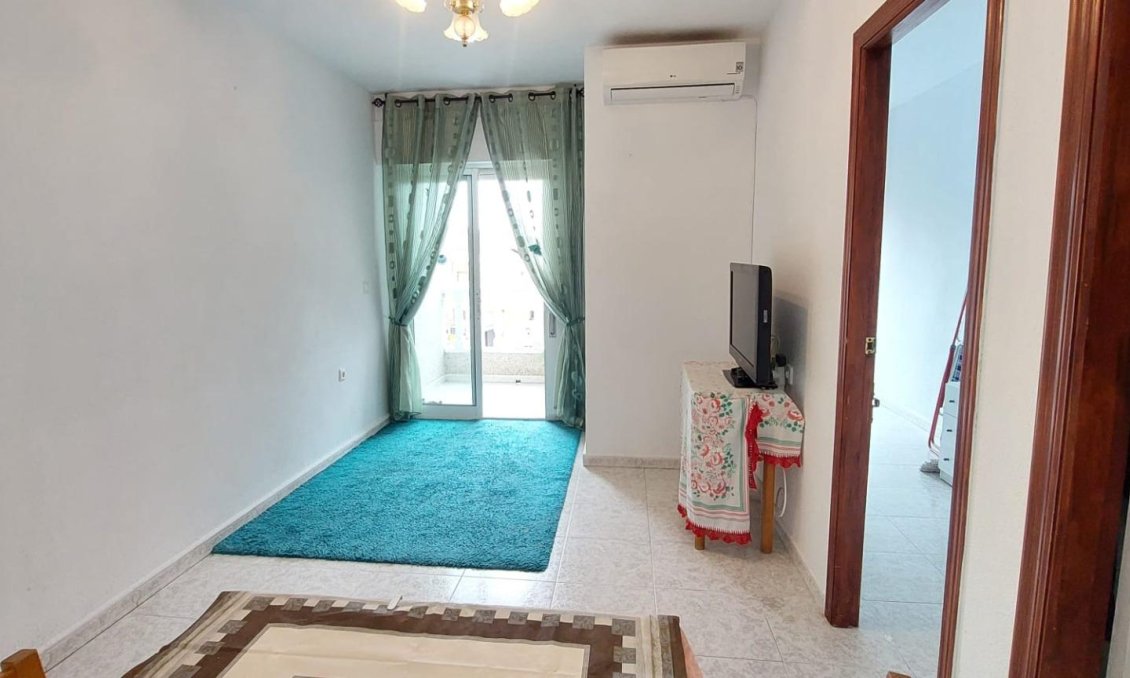 Wiederverkauf - Wohnung -
Torrevieja - Estacion De Autobuses