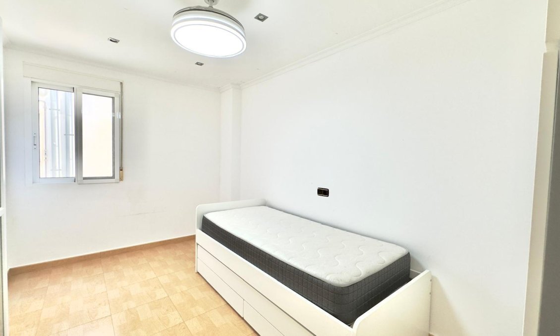 Wiederverkauf - Wohnung -
Torrevieja - Centro