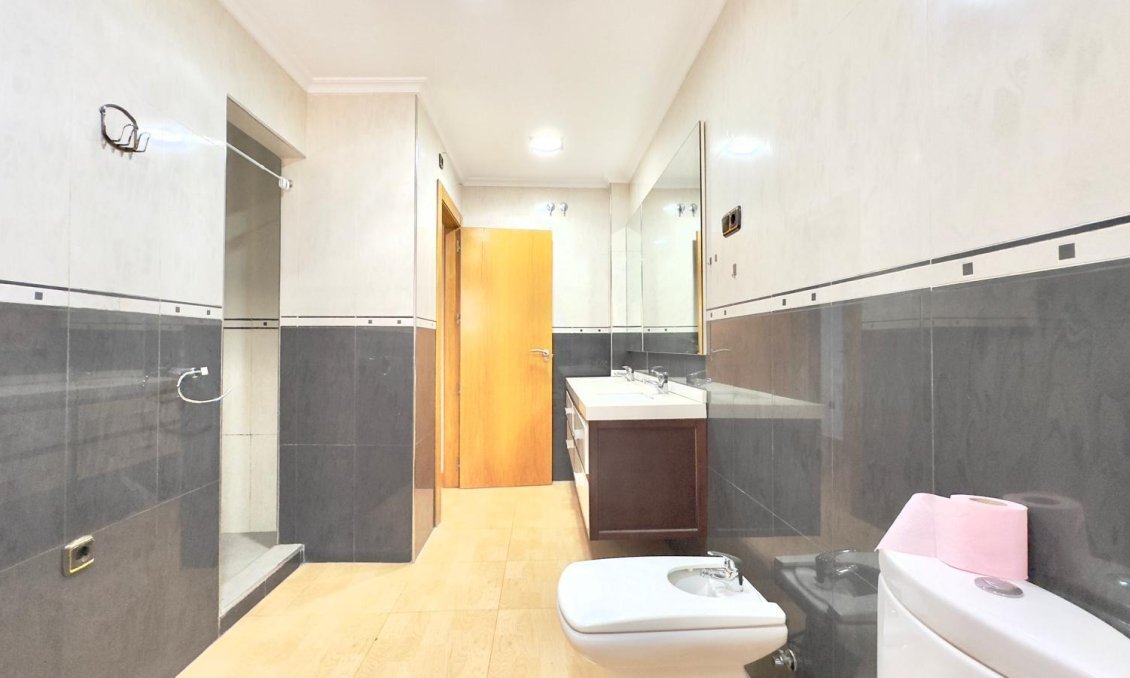 Wiederverkauf - Wohnung -
Torrevieja - Centro