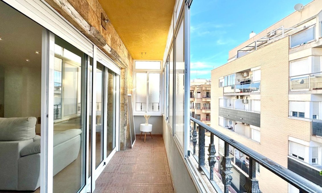 Wiederverkauf - Wohnung -
Torrevieja - Centro