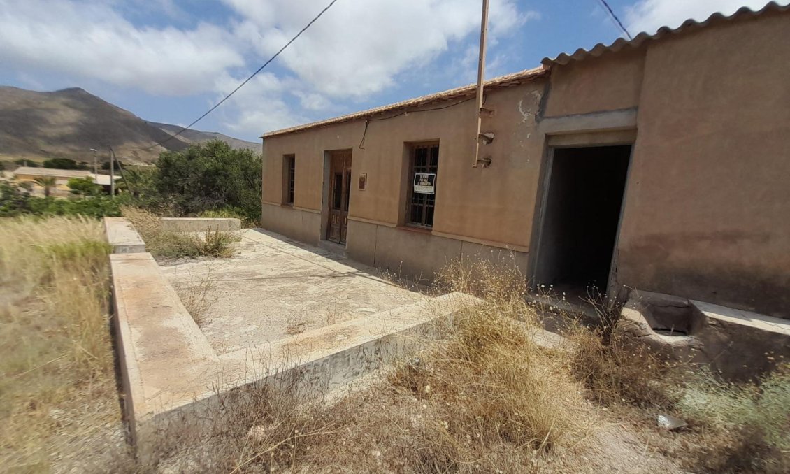 Resale - Town House -
Cartagena - Perín