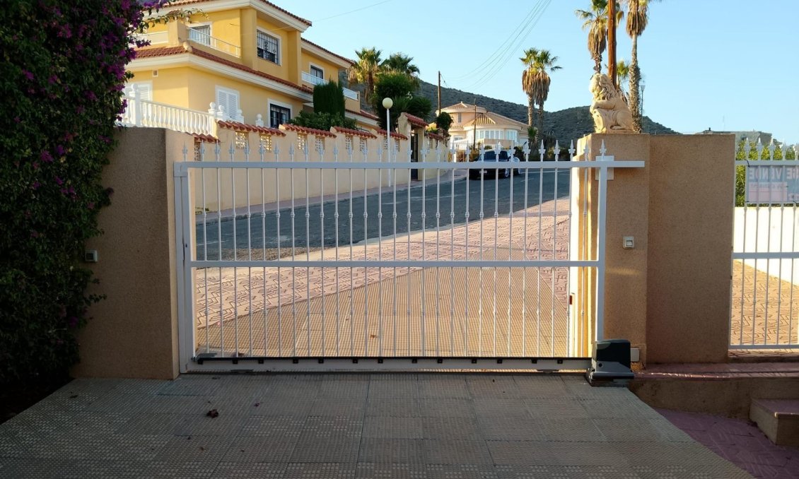 Wiederverkauf - Villa -
Puerto de Mazarron - Bolnuevo