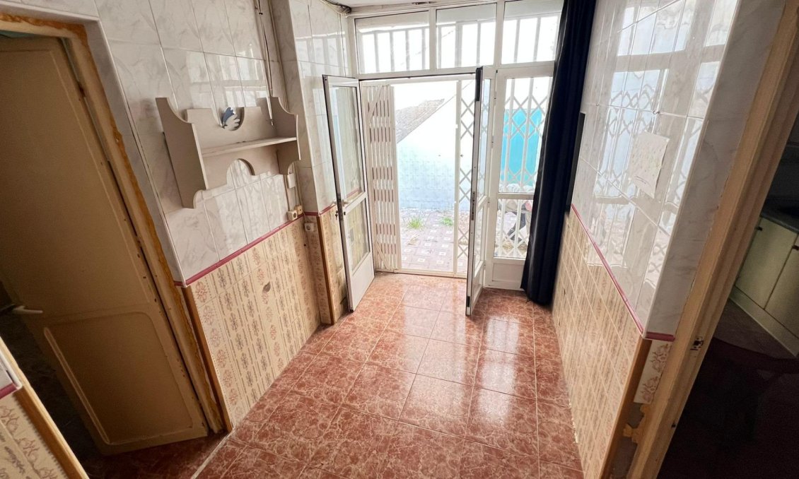 Revânzare - Apartament -
Torrevieja