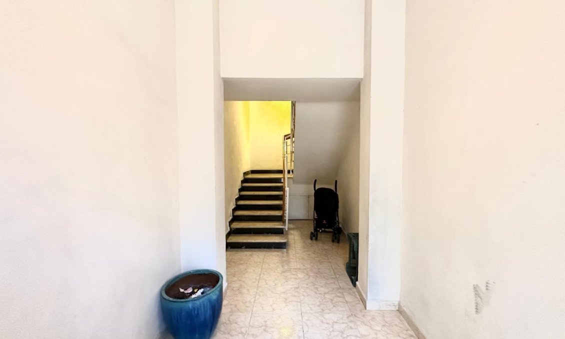 Revânzare - Apartament -
Torrevieja