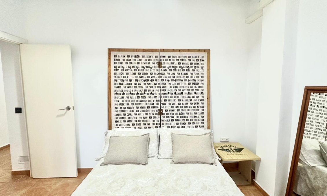 Revânzare - Apartament -
Torrevieja