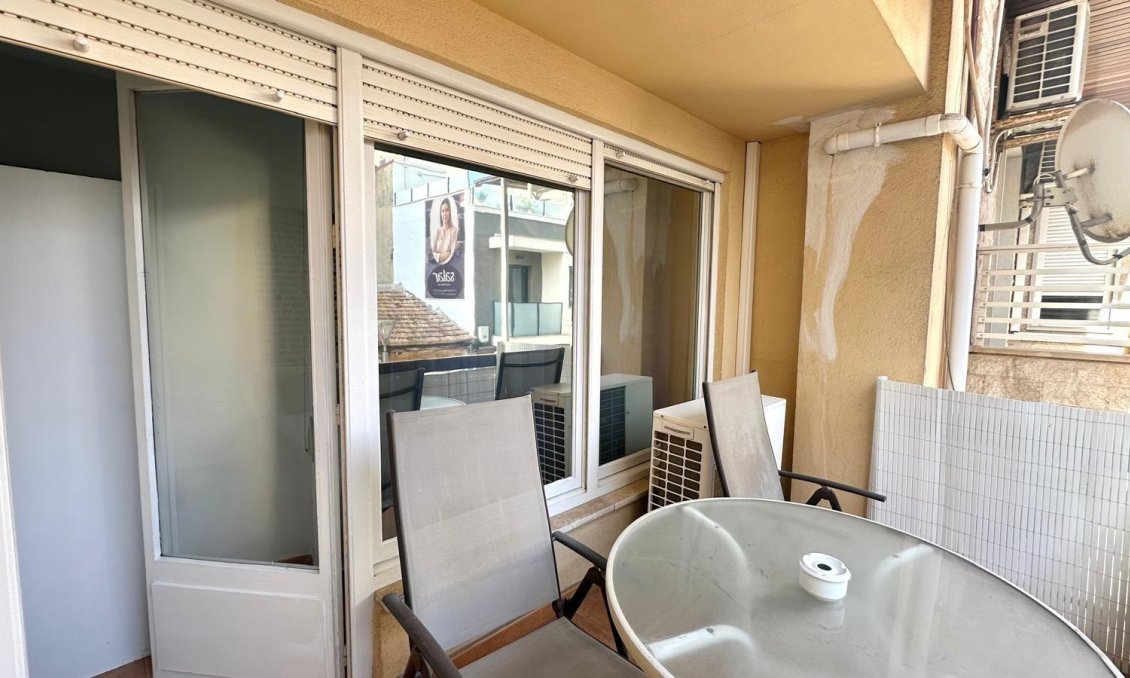 Revânzare - Apartament -
Torrevieja