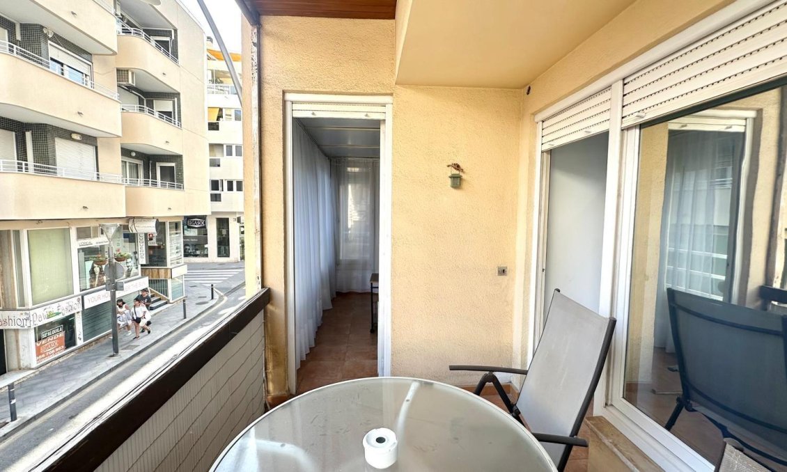Revânzare - Apartament -
Torrevieja