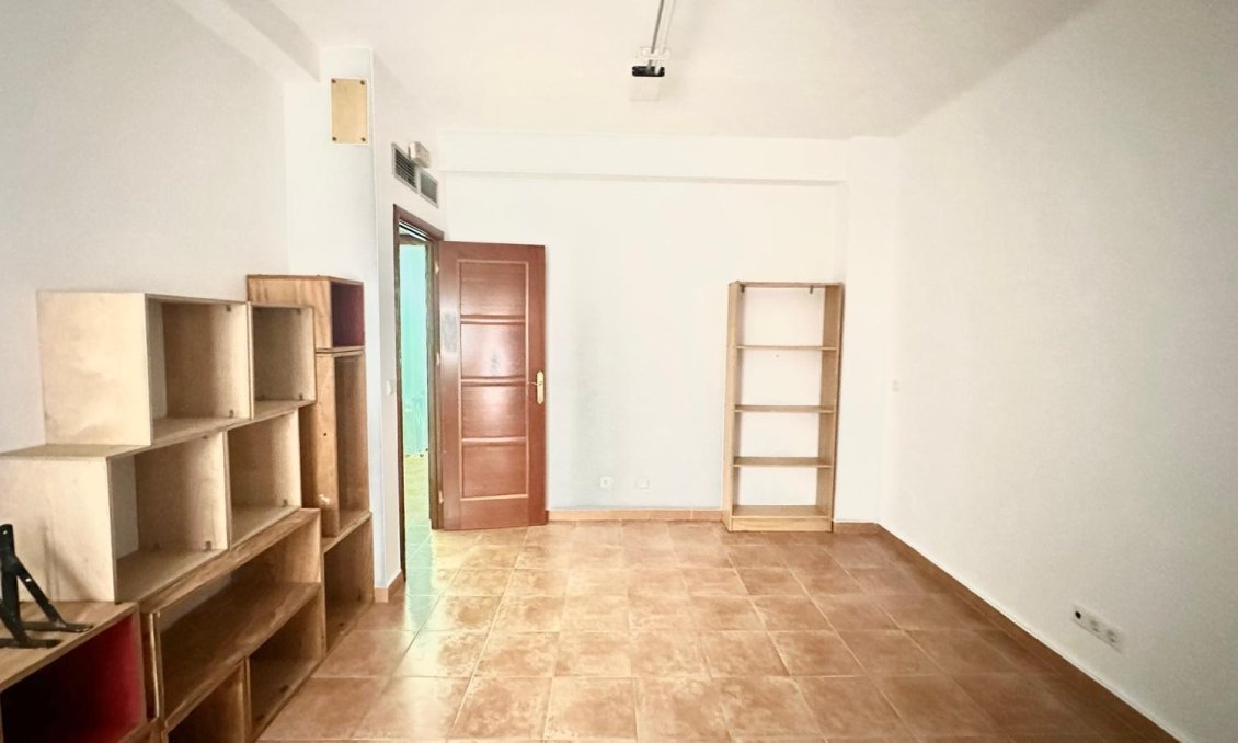 Revânzare - Apartament -
Torrevieja