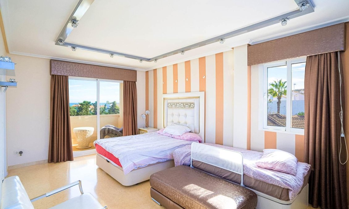 Revânzare - Vilă -
Torrevieja - Torre La Mata