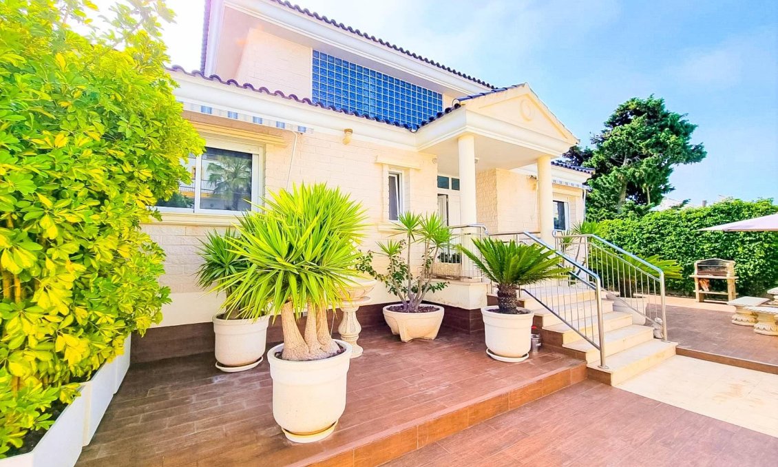 Revânzare - Vilă -
Torrevieja - Torre La Mata