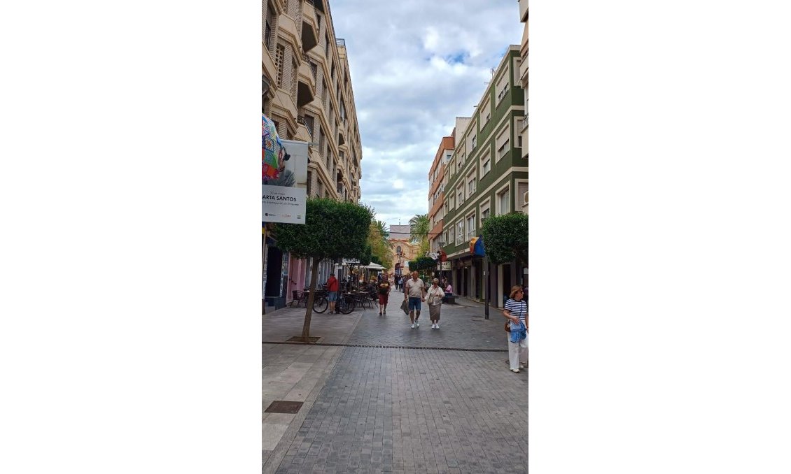 Resale - Villa -
Torrevieja