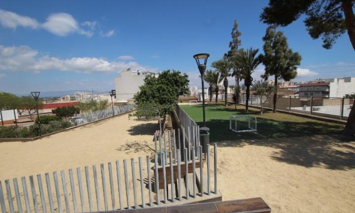 Használt Ingatlanok - Sorház -
Guardamar del Segura - Centrum