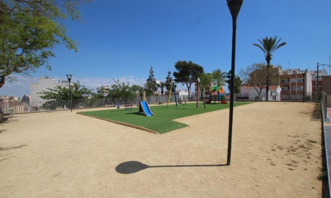 Használt Ingatlanok - Sorház -
Guardamar del Segura - Centrum