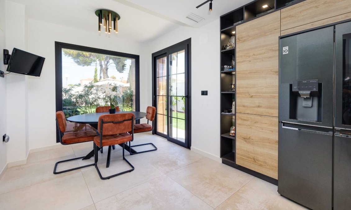 Revânzare - Vilă -
Torrevieja - Costa Blanca