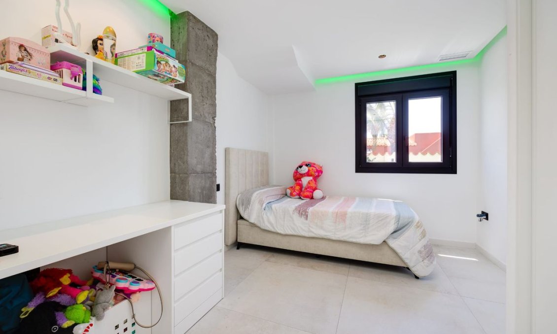 Revânzare - Vilă -
Torrevieja - Costa Blanca